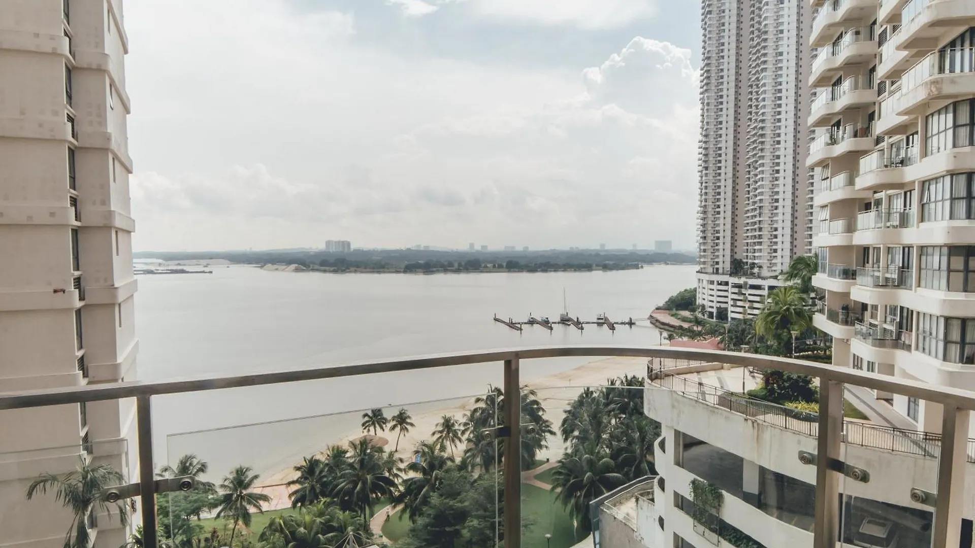 Bay Laurel Luxe Highfloor 2Br 4Pax Seaview By Our Stay Johor Bahru Malezja